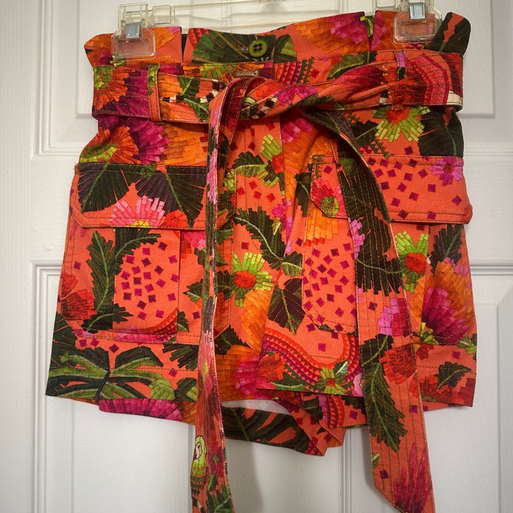 Farm Rio Women's High Rise Paperbag Shorts in Orange Blooming Garden Size: XS - Picture 5 of 13